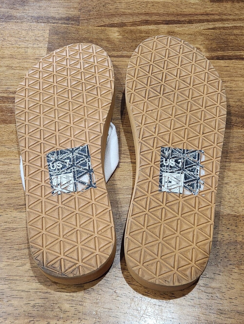 Kuailu Tan Flip Flop Sandals - Picture 3 of 3